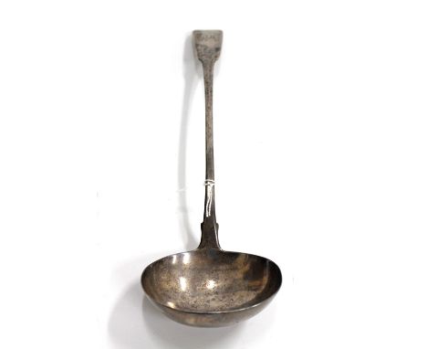 A LONDON SILVER GEORGIAN LADLE, 33cm 