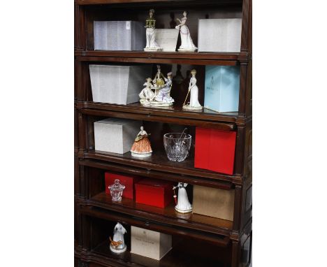 A COLLECTION OF ROYAL WORCESTER PORCELAIN FIGURINES to include Elizabeth, Rosalind and Melanie, all with original boxes and c