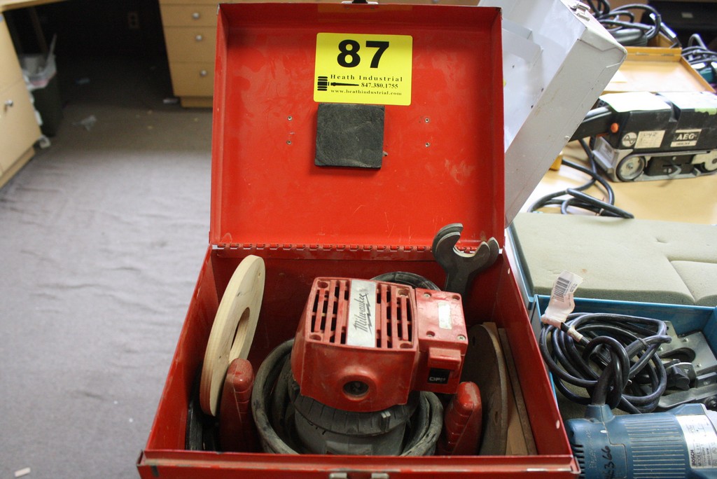 MILWAUKEE CAT NO 5650 HEAVY DUTY ROUTER W/CASE 23,000 RPM