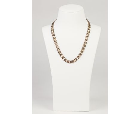 VICTORIAN 9ct GOLD NECKLACE, with alternated engraved and plain, small curved panel links, 16" long, 17.1gms  