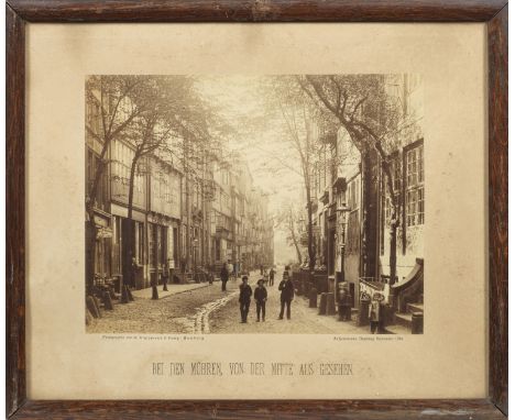 (1842 Hamburg - 1909 ebenda)Sammlung von zwölf Ansichten aus Alt-HamburgOriginal-Fotografien aus den Jahren 1883 und 1884, or