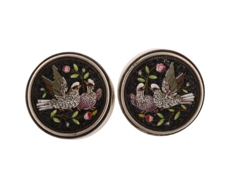 A pair of Italian Grand Tour micro-mosaic doves dress studs, diameter 20.1mm, 12gNo damage or repair, all tiles present, ligh