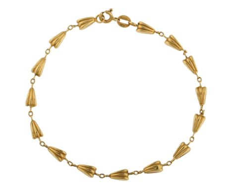 An Italian 18ct gold fancy link chain bracelet, length 18cm, 4.4gNo damage or repairs, light wear to high points, clasp worki
