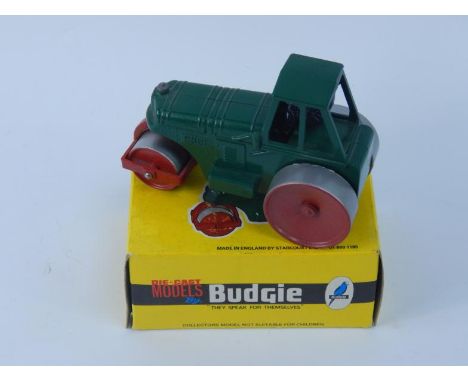 A Budgie diecast toy Aveling Barford Road Roller, model 701.