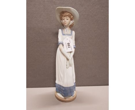 NAO FIGURE LOUISE GIRL WEARING A SUN HAT