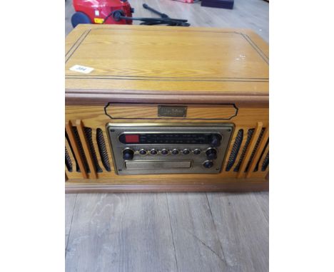 A VINTAGE COLLECTION GRAMOPHONE