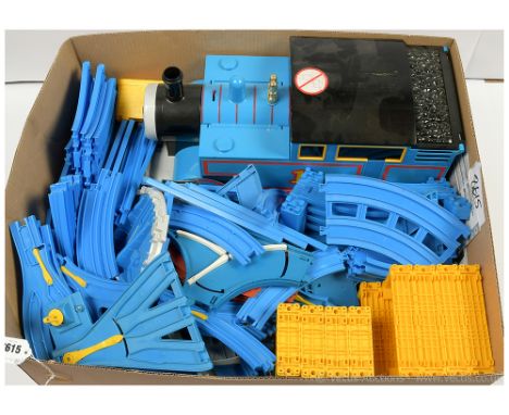 Tomy Thomas the Tank Engine Giant set 7404 and Engine Turntable 7504, both Excellent loose (unchecked for completeness). (qty