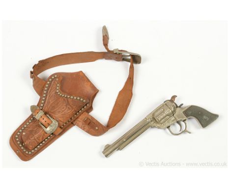 Roy Rogers vintage toy cap gun and leather holster, Fair Plus to Good (leather is cracking in some places). SHIPPING TO UK ON
