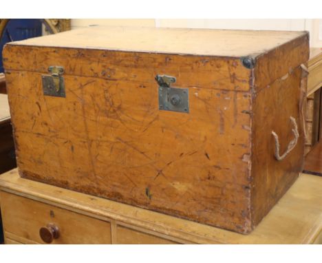 A vintage trunk W.84cm