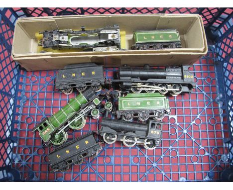 Four 'OO' Guague/4mm L.N.E.R Kit Build Steam Locomotives plus Six Wheel Tenders, R/No's 246-876-3251-5102 playworn, small par