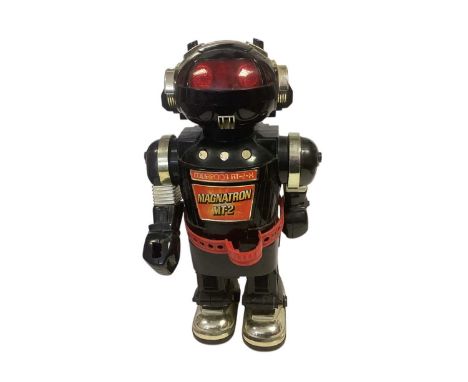 New Bright Magnatron MT-2 plastic body robot (made in Hong Kong c1985) approx 15" tall (missing gun), two other robot models 