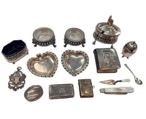 Group of assorted silver items to include an early Victorian silver snuff box, (Birmingham 1838), two silver mustard pots, tr