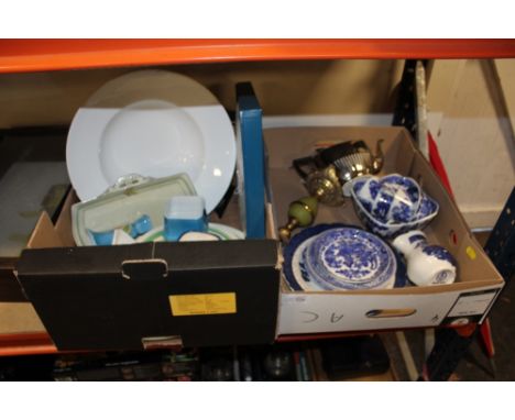 TWO BOXES OF ASSORTED CHINA TO INCLUDE A ROYAL WORCESTER CAKE PLATE, BLUE AND WHITE CHINA ETC.