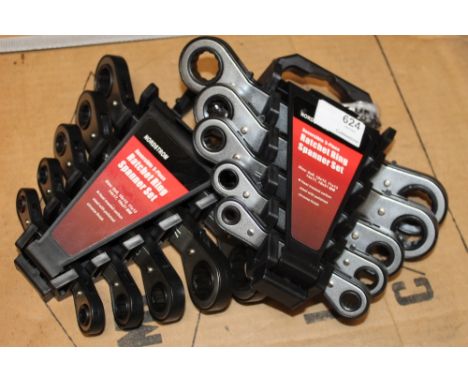 ***TWO FIVE-PIECE RATCHET SPANNER SETS**