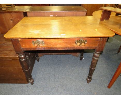 St Mary's Abbey - A VINTAGE OAK  SINGLE DRAWER SIDE TABLE / WASHSTAND H-74 W-91 CM