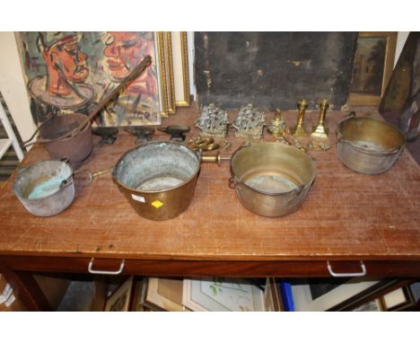 A COLLECTION  OF VINTAGE METALWARE TO INCLUDE BRASS JAM PANS, SMELTING POT AND LADLE, MINIATURE ANVIL SAMPLES ETC 