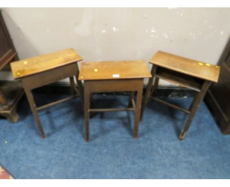 A SET OF THREE VINTAGE OAK STOOLS / BOOK TROUGHS H-62 W-49 CM