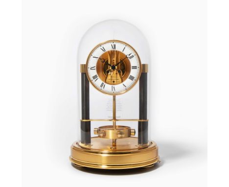 Jaeger-LeCoultre Atmos "150ème anniversaire"1983 zum 150-jährigen Bestehen der Firma Jaeger-LeCoultre produzierte Atmos-Uhr. 