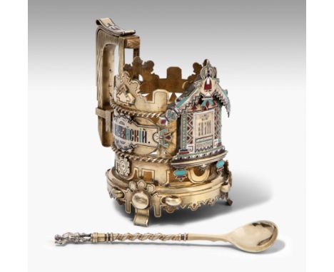 Grosser Teeglashalter, St. Petersburg1878. Beschaumeistermarke MA. Silber teilvergoldet und Email. Zylindrische Form mit hoch