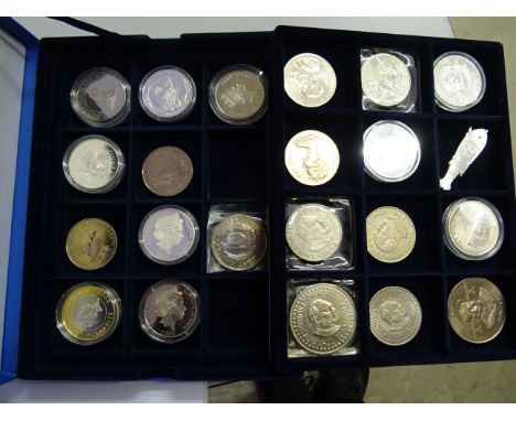 Box of mainly modern World coins to include silver proof plus a mother of pearl gaming counter