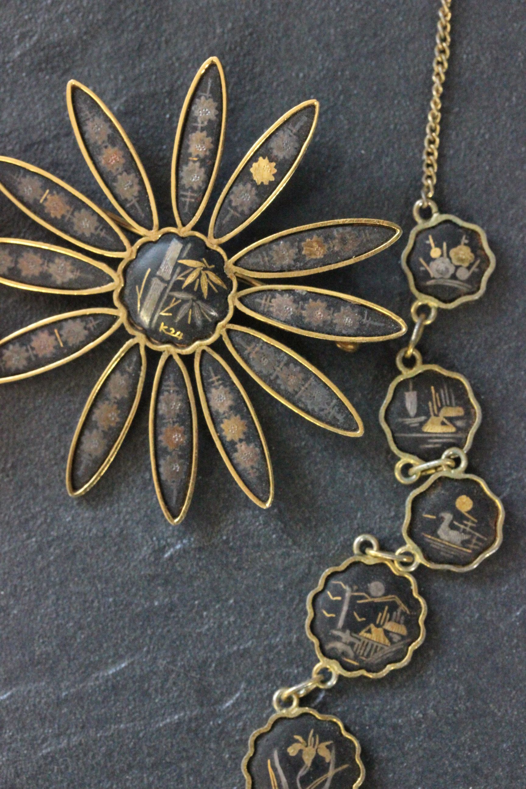 Vintage Japanese jewellery inlaid with silver and 24ct gold