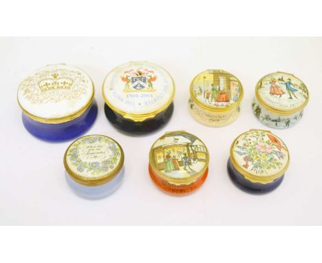 Group of five Halcyon Days enamel boxes comprising; 'Christmas 1976, 1977 and 1978', 'When You See This Remember Me' and flow