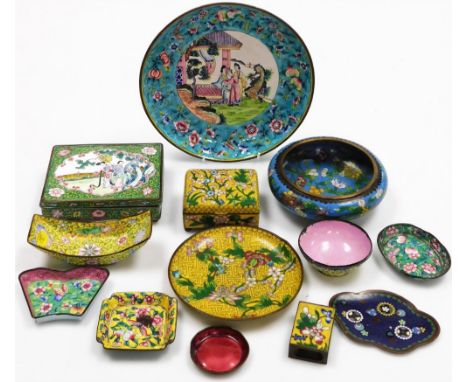 A group of cloisonné wares, to include a garden cloisonné trinket dish, a wall plate, various yellow floral cloisonné items, 