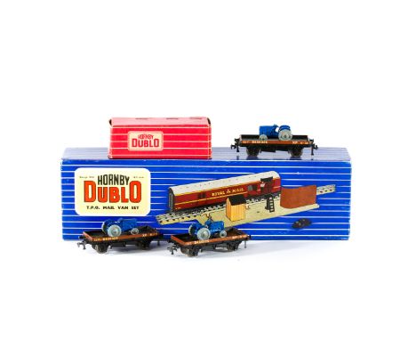 5 Hornby Dublo Railway. 4 rare low-sided wagons (4649) with Tractor load (Dublo Dinky 069 Massey Harris in blue), 3 loose and