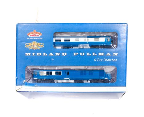 A Bachmann OO gauge Midland Pullman 6-car DMU Set (31-255DC). Comprising 2x powered driving cars, 2x kitchen/dining cars and 