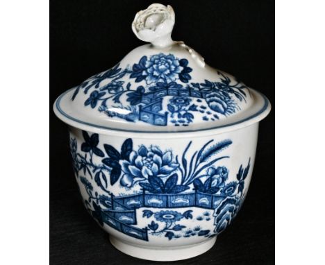A Worcester Fence pattern sucrier and cover, printed in tones of blue, flower finial, 13cm high, hatched crescent mark, c.177