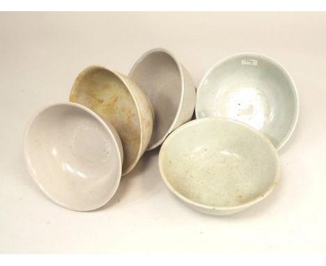 TEK SING CARGO.
Five Chinese Tek Sing cargo porcelain bowls, with light turquoise glaze inside & out.
Diameter 16.5cm.