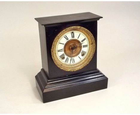 AMERICAN MANTEL CLOCK.
A metal cased, Ansonia Clock Co., mantel clock.
Height 26cm.