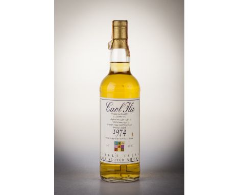 566 Single Islay Malt Scotch Whisky Caol Ila 1974, Caol Ila Distillery Etichetta lievemente macchiata. Slightly stained label