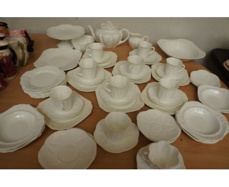 Shelley dainty white tea service to include fruit bowls &amp; others