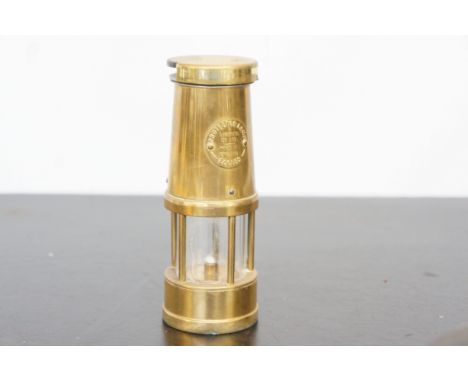 Small Eccles minors lamp