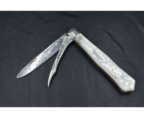 An attractive Victorian Mother-of-Pearl mounted and silver bladed pocket knife, with engraved decoration to mount and blade, 