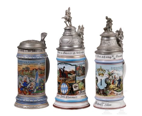 Drei kgl. bayr. Reservistenkrüge, 1897 - 1919  Zwei 1/2-Liter-Porzellankrüge und ein Steingutkrug mit farbig gedrucktem bzw. 