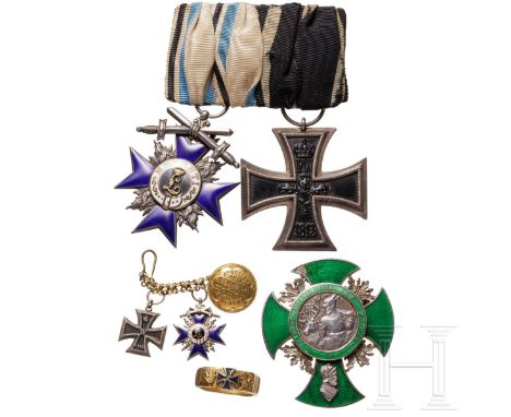 Kleine Sammlung Auszeichnungen, Erster Weltkrieg  Zweiteilige Ordensschnalle mit Militär-Verdienstorden 4. Klasse mit Schwert
