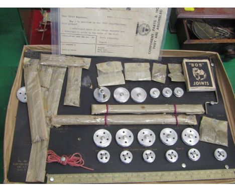 MECCANO, 3 vintage instruction books and Bob constructional toy kit in original box, no 2 set 