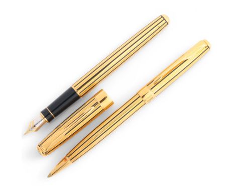 A Parker Senator/Sonnet Athens fountain pen with 18K nib, with a matching ballpoint pen, both marked to cap Parker, Senator, 