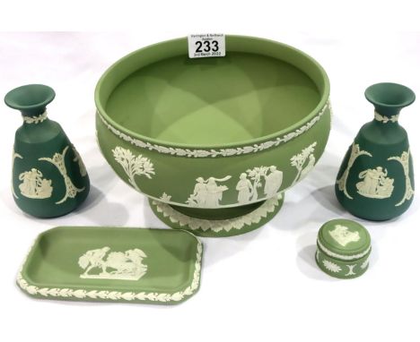 Wedgwood Jasperware pedestal bowl in sage green, D: 22 cm, with further similar items (5). P&amp;P Group 3 (£25+VAT for the f