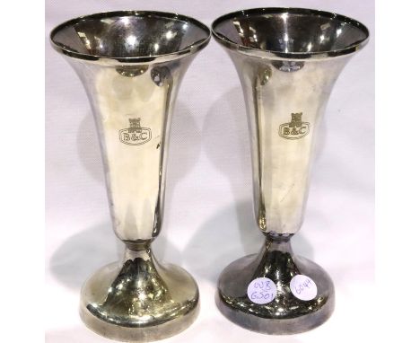 Pair of Walker &amp; Hall spill vases, each H: 19 cm. P&amp;P Group 3 (£25+VAT for the first lot and £5+VAT for subsequent lo