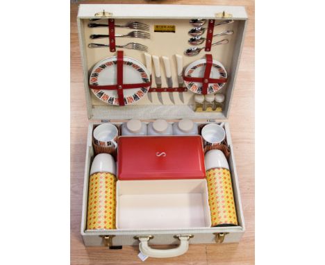 A late 1950s Sirram picnic set