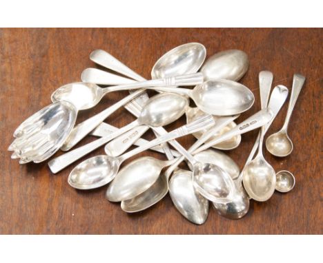 An Elizabeth II silver caddy spoon in the form of an open hand, hallmarked for Sheffield 1966, together with a quantity of 19
