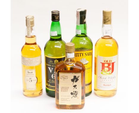 Vat 69 whisky, litre bottle, Cutty Sark, Old B & J Black Jack, Harrods 5 year, and Japanese labelled Clyde Distilleries 15 ye