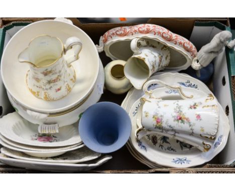 A collection of ceramics including Wedgwood Williamsbury, Royal Worcester, Wedgwood Ralph Lauren, Jasperware, George Jones, C