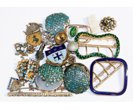 Vintage and antique buckles, buttons and badges to include a turquoise and quartz, yellow metal surround brooch (af) and a ti