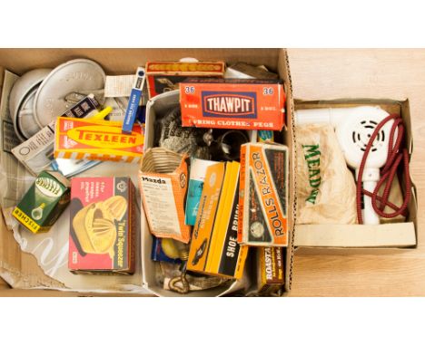 a box of assorted items to include: Rolls Razor, Thawpit clothes pegs, Better-ware shoe brush set, twin squeezer, a vintage h