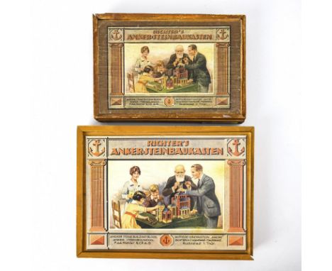 2 Anker-Steinbaukästen. F. Ad. Richter & Co, Rudolstadt. Beide auf dem Deckel gemarkt. 1920er Jahre.             8,6 kg.     