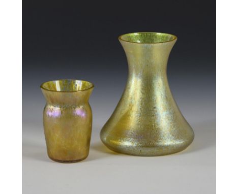 2 Jugendstil-Vasen. Lötz. Johann Loetz Witwe, Klostermühle.             Farbloses Glas mit silbergelben Kröselaufschmelzungen